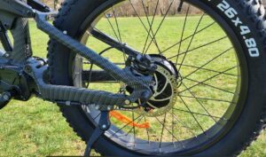 Himiway Cobra review rear wheel and motor